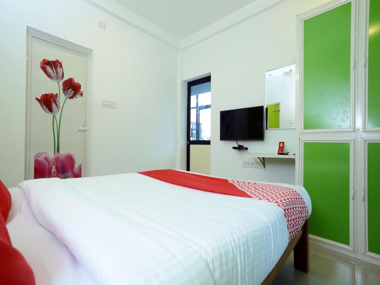 Oyo 9557 Near Kims Hospital Hotel Thiruvananthapuram Ngoại thất bức ảnh
