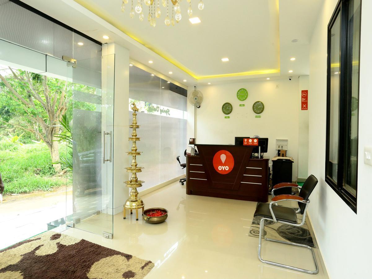 Oyo 9557 Near Kims Hospital Hotel Thiruvananthapuram Ngoại thất bức ảnh