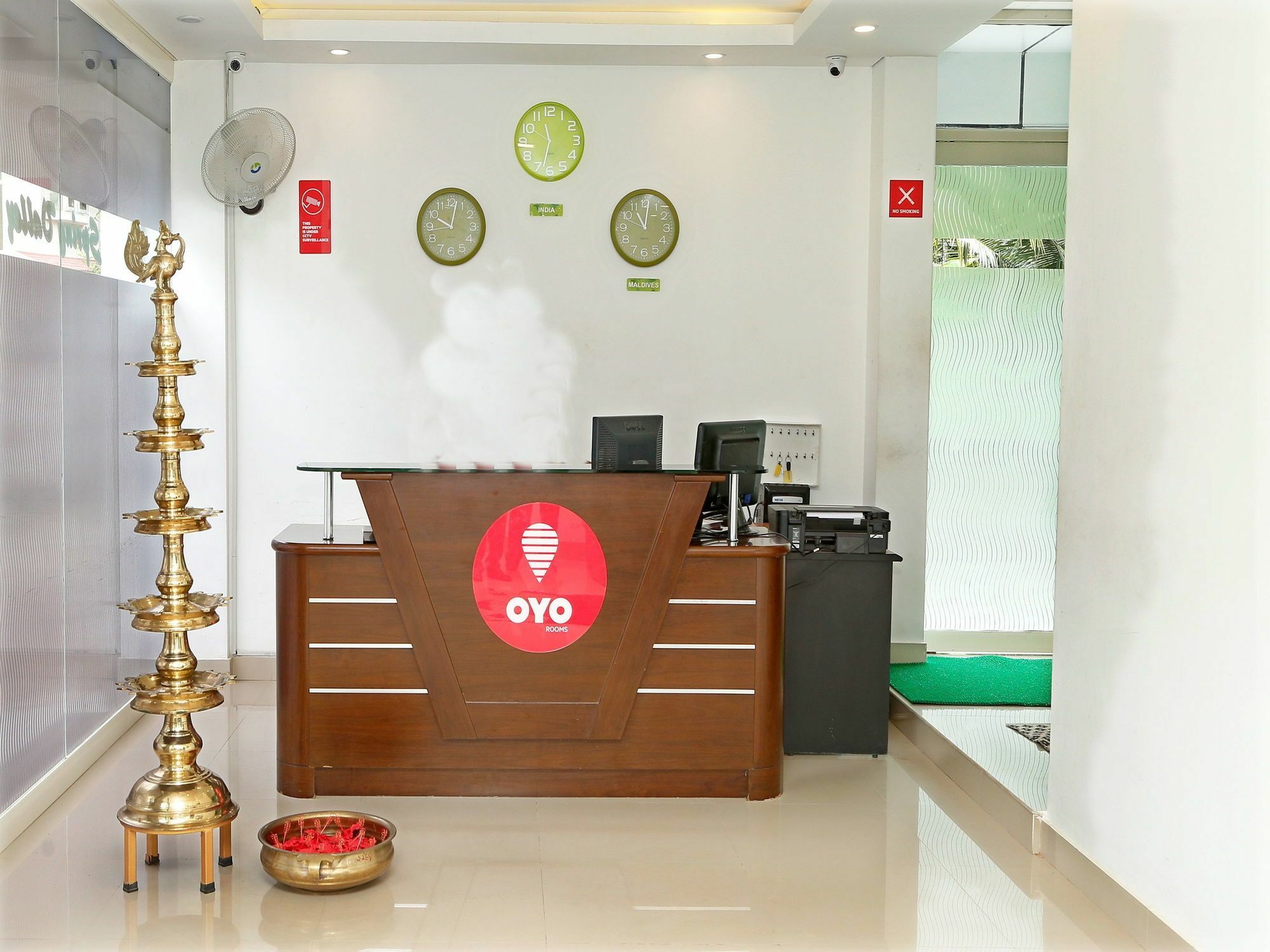Oyo 9557 Near Kims Hospital Hotel Thiruvananthapuram Ngoại thất bức ảnh